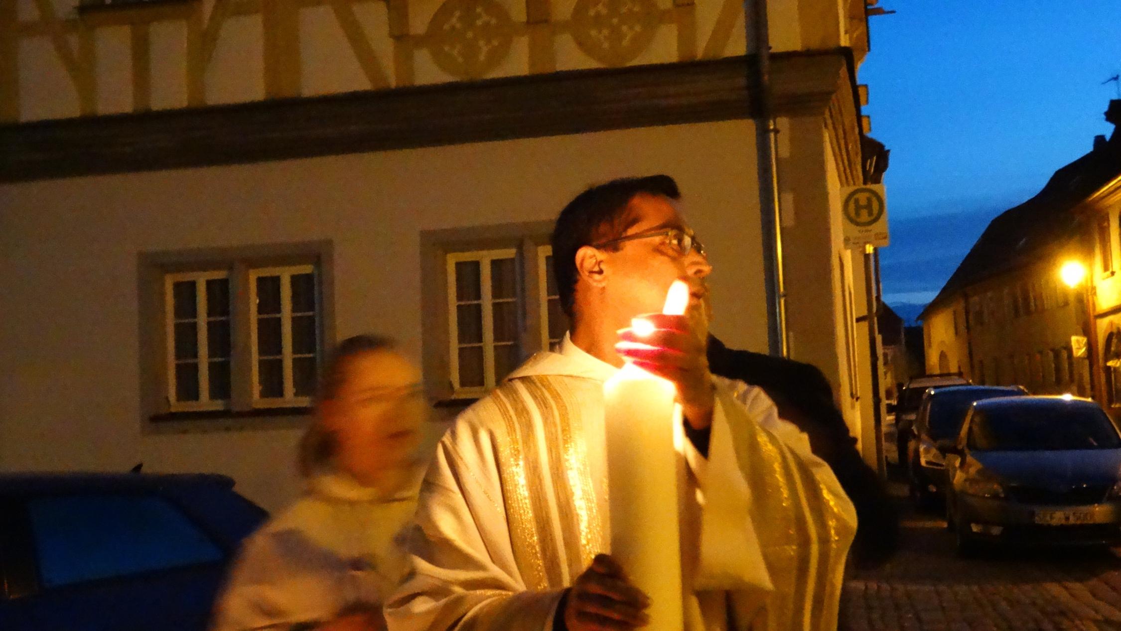 Frohe Ostern - JESUS LEBT