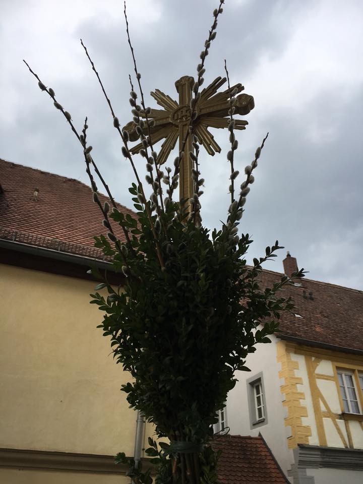 Palmzweige binden